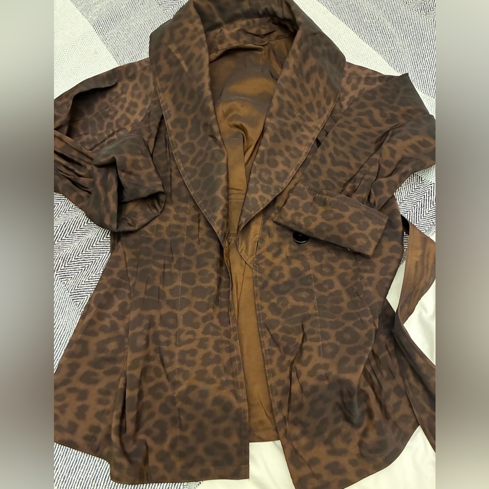 Braetan Leopard Print Wrap Robe - Picture 5 of 11
